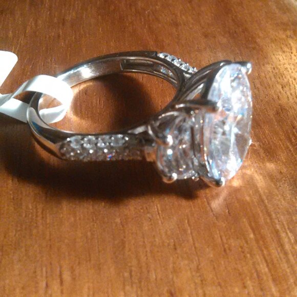 White Cubic Zirconia Sterling Silver Ring (Size 6.75) - Picture 9 of 16